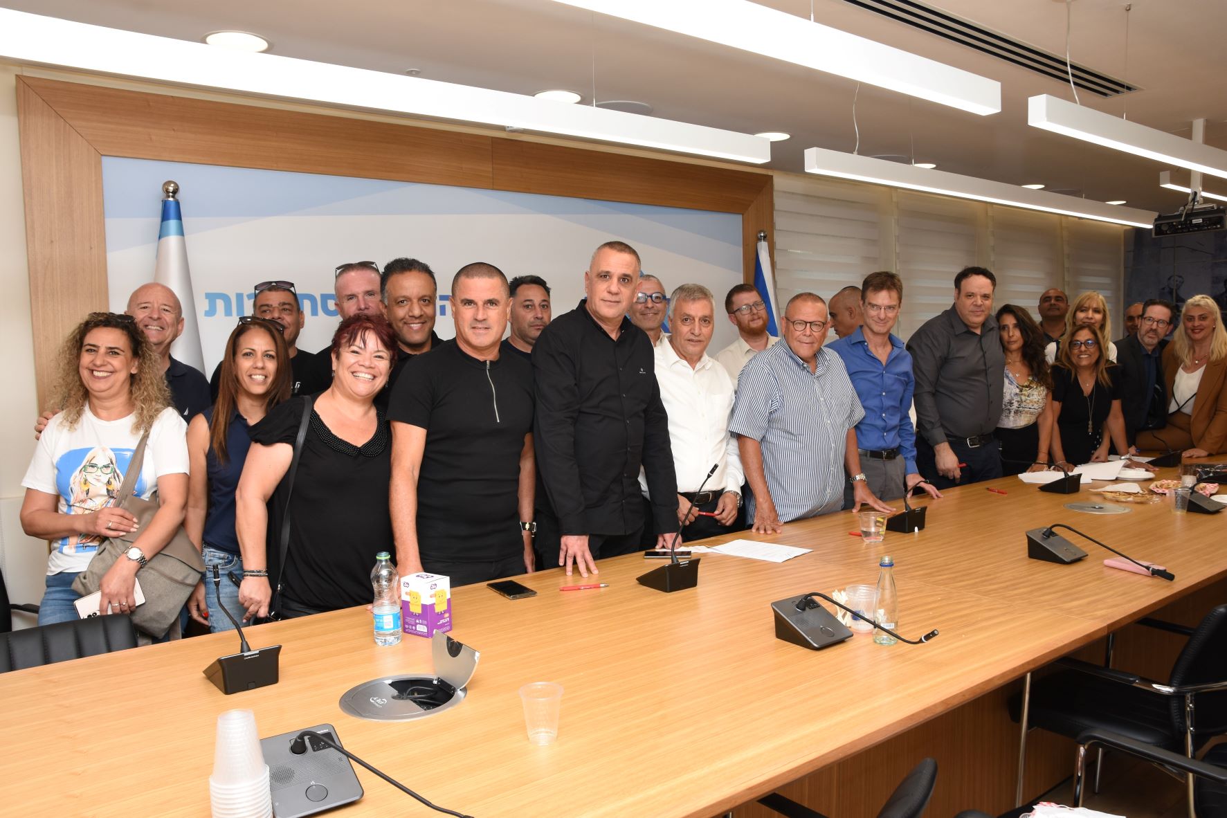 מעמד חתימת ההסכם לעובדי הדואר בבית ההסתדרות - 19.9.22 מעמד חתימת ההסכם לעובדי הדואר בבית ההסתדרות - 19.9.22