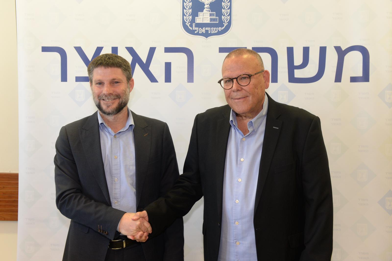 הסכם המסגרת - יור ההסתדרות ארנון בר דוד ושר האוצר בצלאל סמוטריץ הסכם המסגרת - יור ההסתדרות ארנון בר דוד ושר האוצר בצלאל סמוטריץ